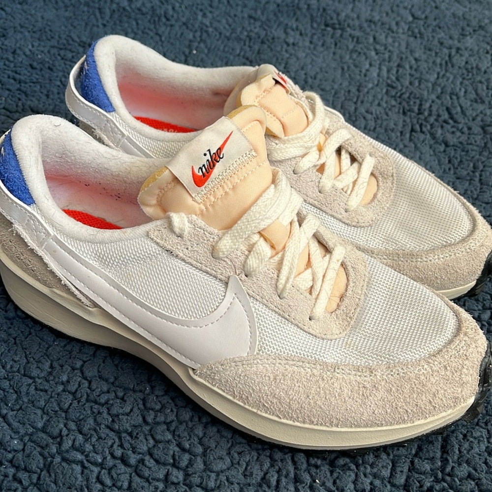 Women's size 8 Nike